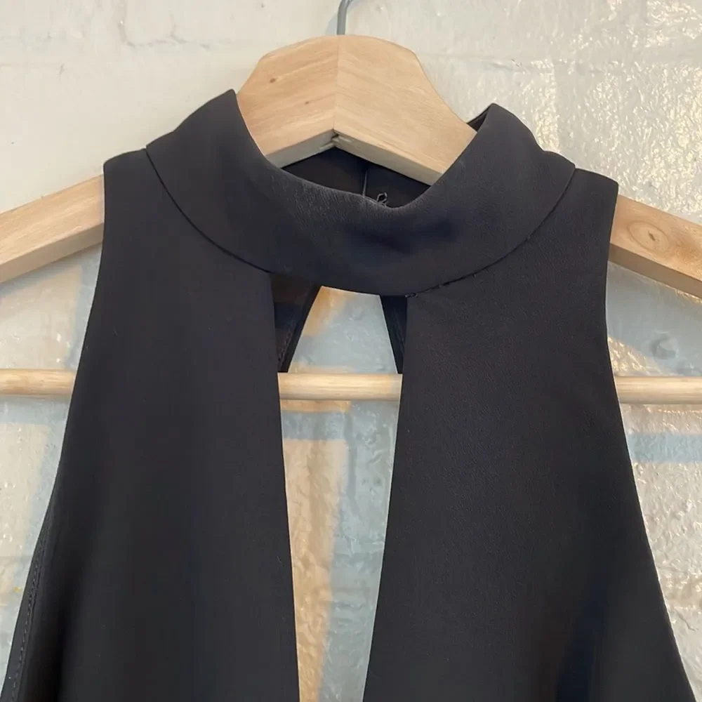 Express Women’s Lace Back Black Dress Size 0 - Picture 4 of 6